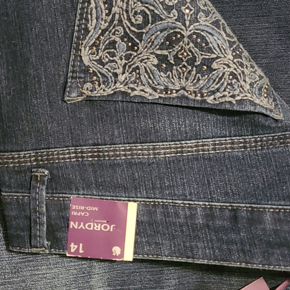 💕NWT Gloria Vanderbilt  capri mid rise - Picture 6 of 10